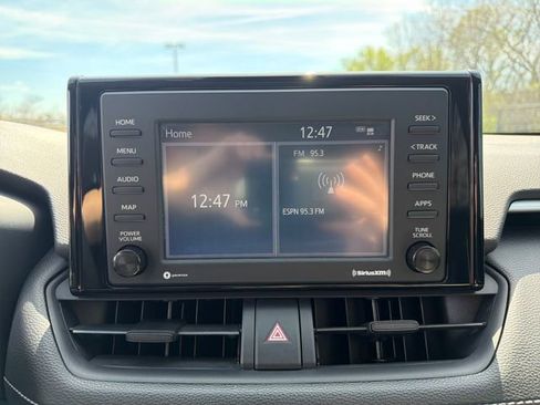 Used 2021 Toyota RAV4 XLE image 32