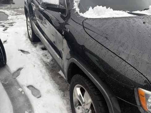 Used 2011 Jeep Grand Cherokee Overland Summit image 7