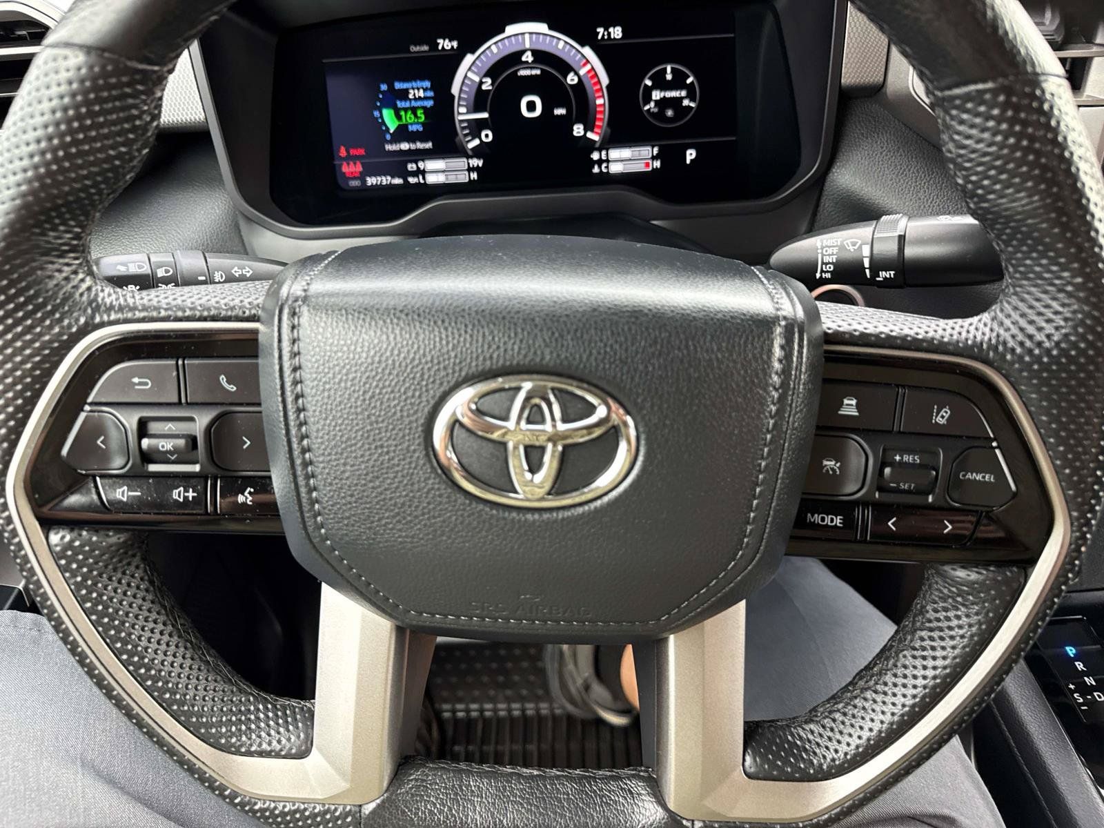 Used 2024 Toyota Tundra Limited AWD/4WD image 26