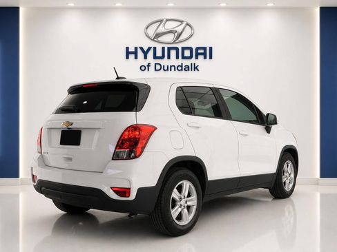 Used 2020 Chevrolet Trax LS w/ Tint and Cruise Package FWD image 3