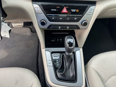 Used 2018 Hyundai Elantra SEL image 12