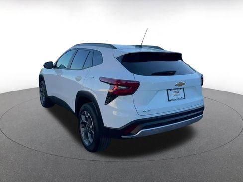 Used 2025 Chevrolet Trax LT image 11