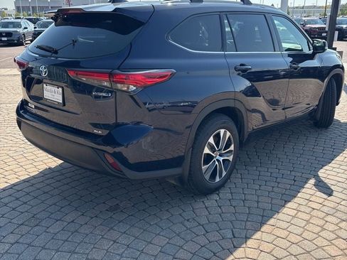 Used 2022 Toyota Highlander XLE image 5