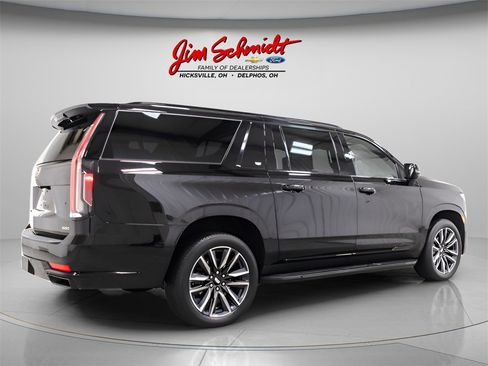 Used 2023 Cadillac Escalade ESV Sport image 6