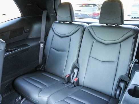 Used 2023 Cadillac XT6 Premium Luxury image 18