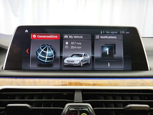Used 2018 BMW 740e xDrive AWD/4WD image 18