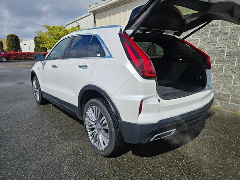 Used 2024 Cadillac XT4 Premium Luxury AWD/4WD image 7