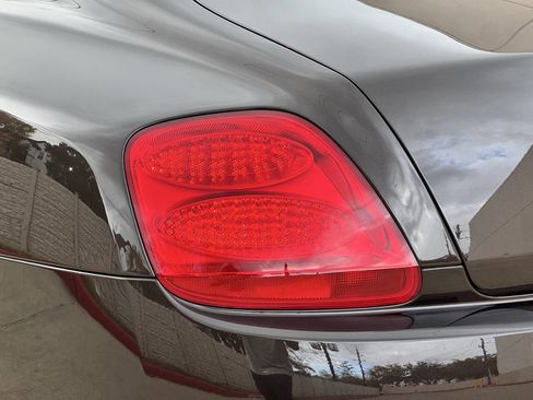 Used 2009 Bentley Continental GT w/ Convenience Specification Pkg image 35