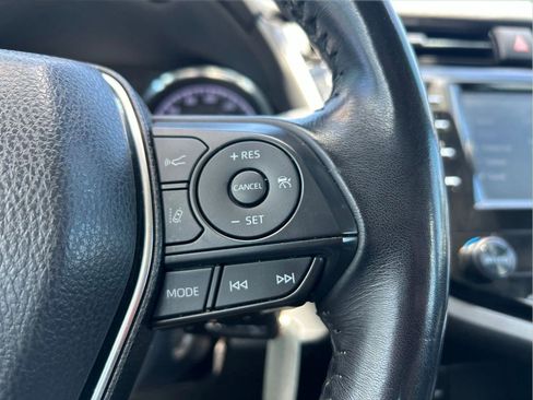 Used 2019 Toyota Camry SE FWD image 15