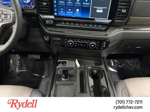 Used 2025 Chevrolet Silverado 1500 ZR2 w/ Technology Package image 15