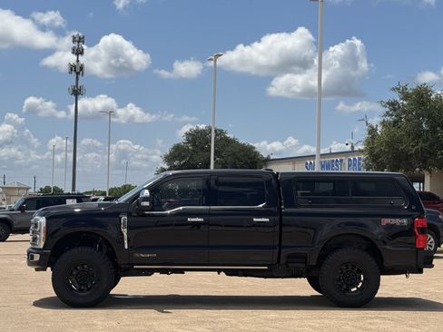 Used 2023 Ford F250 Platinum w/ FX4 Off-Road Package AWD/4WD image 7