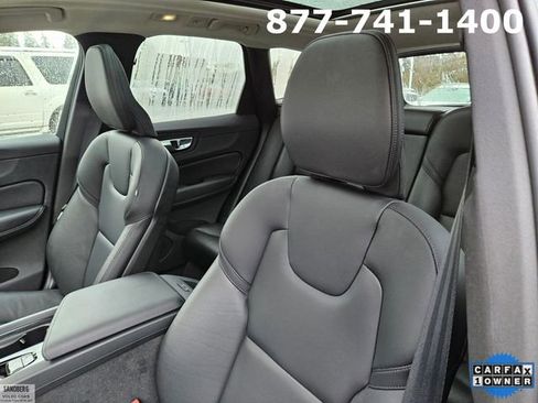 Certified 2025 Volvo XC60 B5 Core image 13