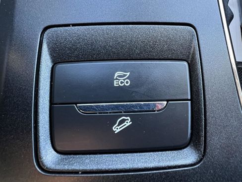 Used 2020 Ford Fusion Titanium image 38