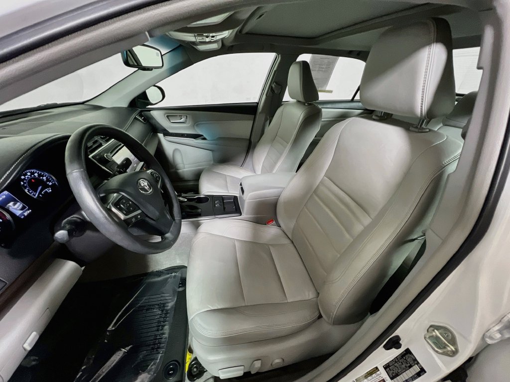 Certified 2017 Toyota Camry XLE w/ Moonroof Package FWD image 18