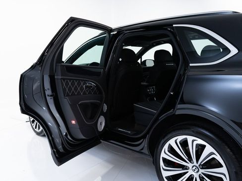 Certified 2021 Bentley Bentayga image 20