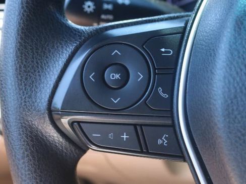 Used 2018 Toyota Camry LE FWD image 10