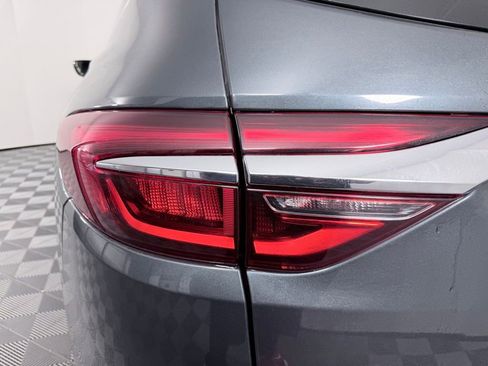 Used 2019 Buick Enclave Essence image 28