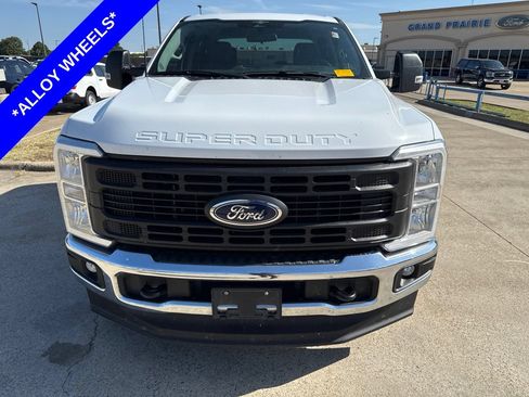 Used 2023 Ford F250 XL w/ FX4 Off-Road Package AWD/4WD image 2