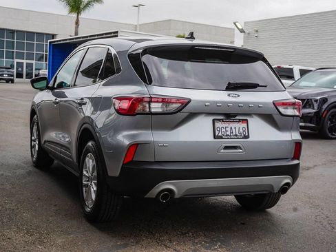 Used 2022 Ford Escape SE FWD image 5