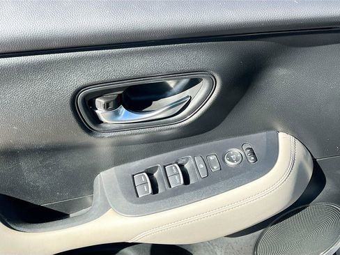 Used 2023 Honda HR-V EX-L image 17