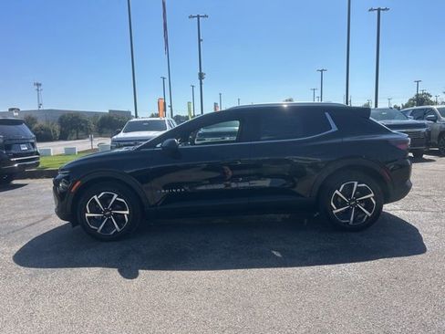 New 2026 Chevrolet Equinox EV LT image 6