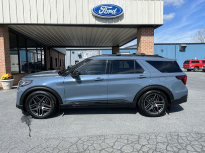 Used 2025 Ford Explorer ST