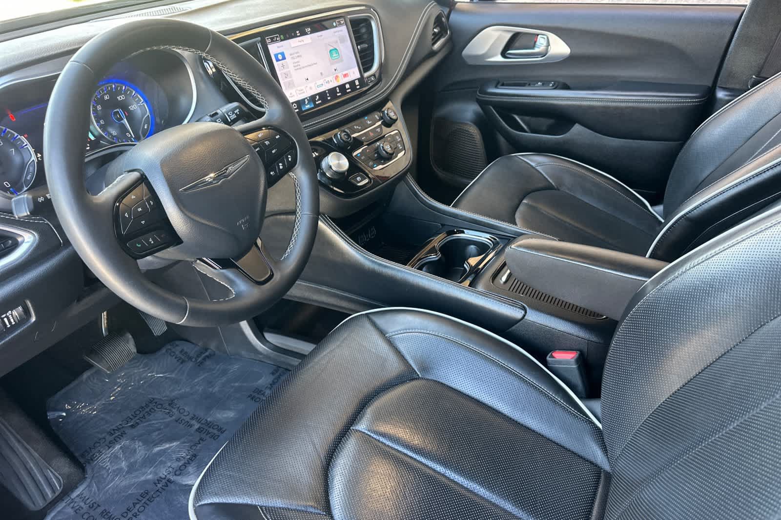 Used 2025 Chrysler Pacifica Limited FWD image 9