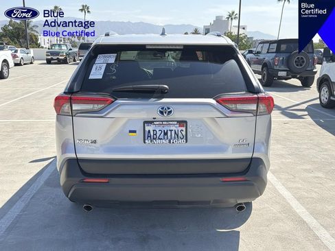 Used 2021 Toyota RAV4 LE AWD/4WD image 10
