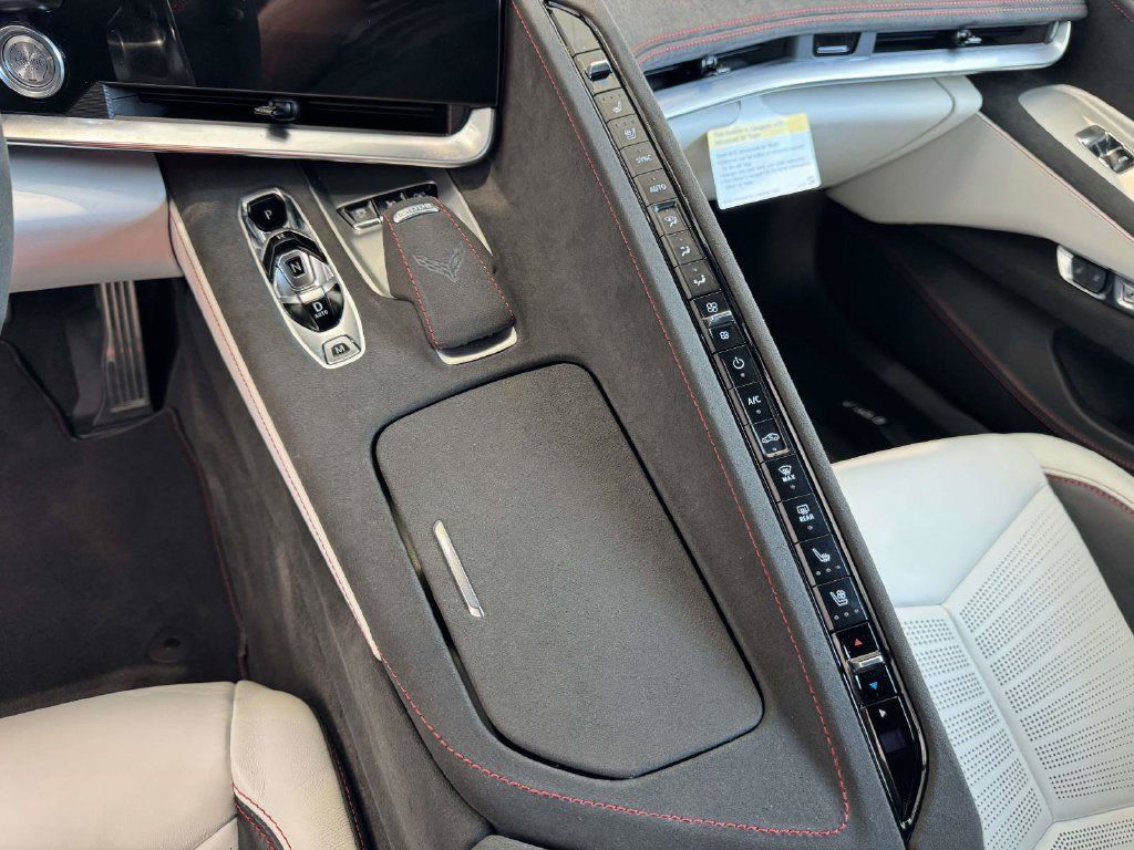 Used 2023 Chevrolet Corvette Stingray Premium Cpe w/ Z51 Performance Package RWD image 6