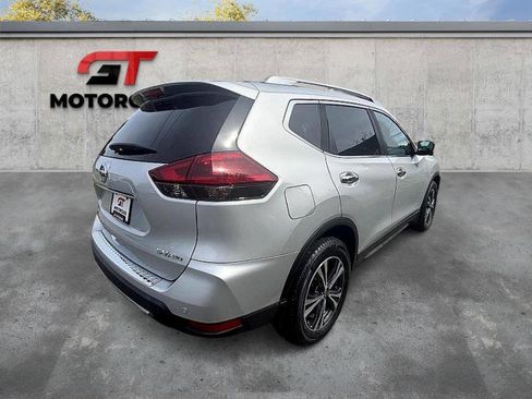 Used 2019 Nissan Rogue SV w/ Premium Package image 5