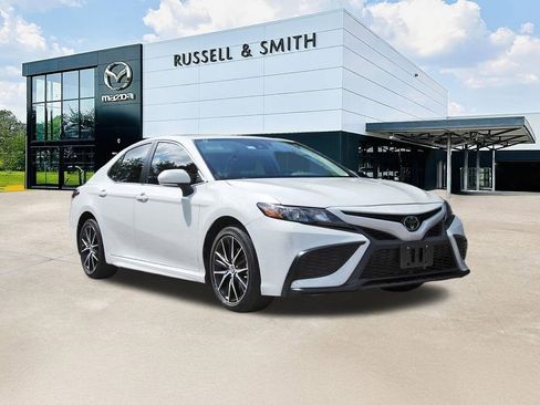 Used 2023 Toyota Camry SE w/ Convenience Package FWD image 1