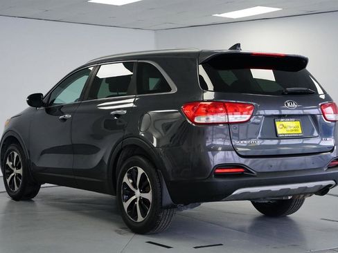 Used 2017 Kia Sorento EX image 5