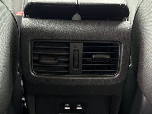 Used 2025 Nissan Rogue SV FWD image 18