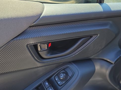 Used 2024 Subaru Crosstrek 2.0i Premium image 17