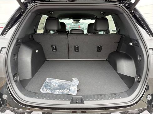 New 2026 GMC Terrain AT4 w/ Convenience Package III AWD/4WD image 24