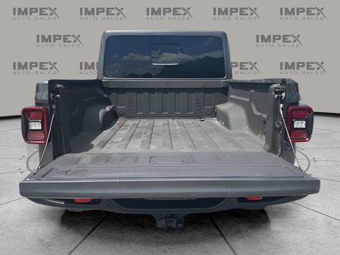 Used 2024 Jeep Gladiator Rubicon AWD/4WD image 29