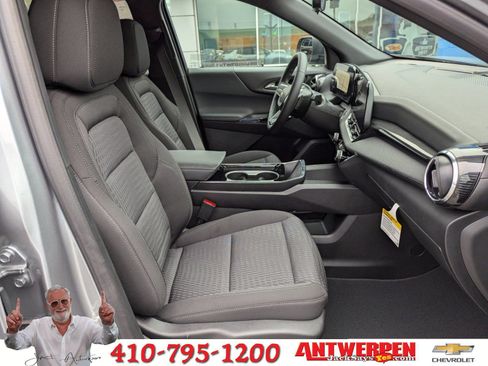 Certified 2025 Chevrolet Equinox LT w/ Safety and Technology Package image 8