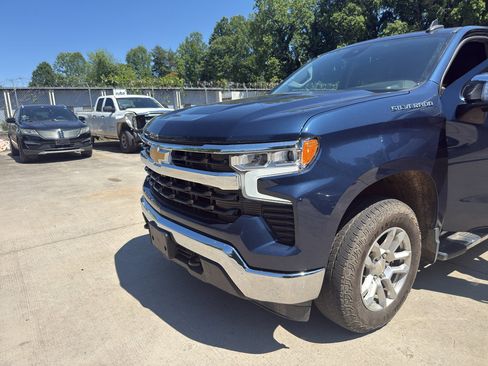 Used 2022 Chevrolet Silverado 1500 LT w/ Max Trailering Package AWD/4WD image 1