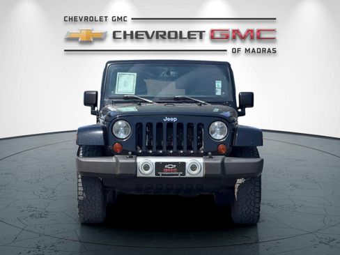 Used 2013 Jeep Wrangler Unlimited Sahara w/ Connectivity Group AWD/4WD image 8
