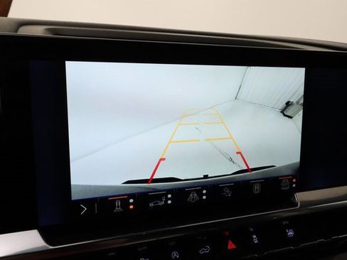 Used 2024 Chevrolet Silverado 1500 High Country w/ Technology Package image 16