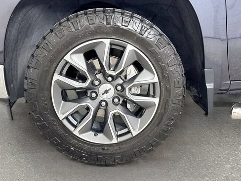 Used 2023 Chevrolet Silverado 1500 LT AWD/4WD image 32
