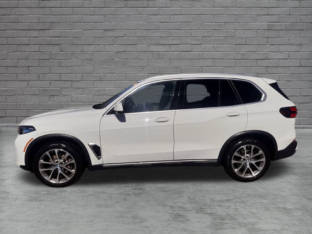 Used 2024 BMW X5 xDrive40i w/ Premium Package AWD/4WD image 3