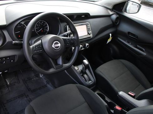 Certified 2025 Nissan Kicks Play S FWD image 5