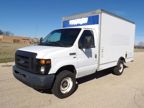 Used 2014 Ford E-350 and Econoline 350 Super Duty image 3
