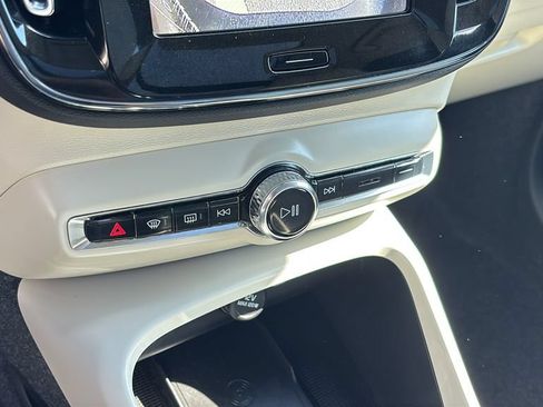 Certified 2026 Volvo XC40 B5 Plus AWD/4WD image 20