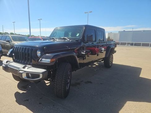 Used 2020 Jeep Gladiator Sport AWD/4WD image 3