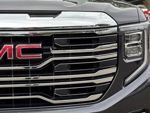 Used 2022 GMC Sierra 1500 SLT w/ SLT Premium Package AWD/4WD image 54
