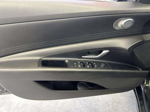 Used 2023 Hyundai Elantra SEL FWD image 14