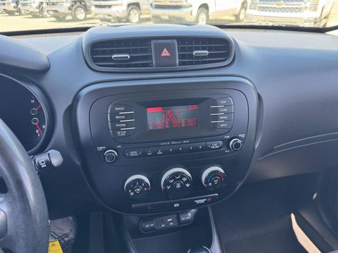 Used 2016 Kia Soul FWD image 25