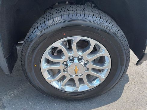 Used 2024 Chevrolet Silverado 2500 LTZ w/ LTZ Convenience Package AWD/4WD image 42